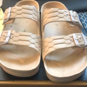 Make An Offer beige slide sandals 🩴